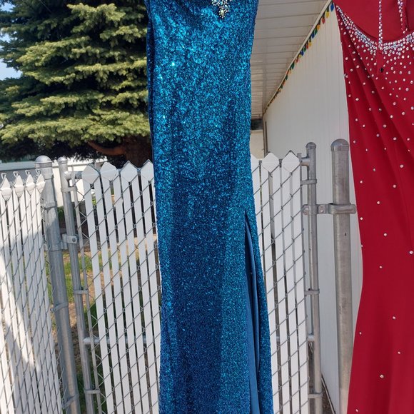 Dress - Picture 4 of 11